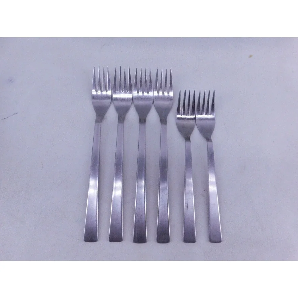 Oneida PADOVA Satin 18/0 Stainless Flatware 4 Dinner Fork 8